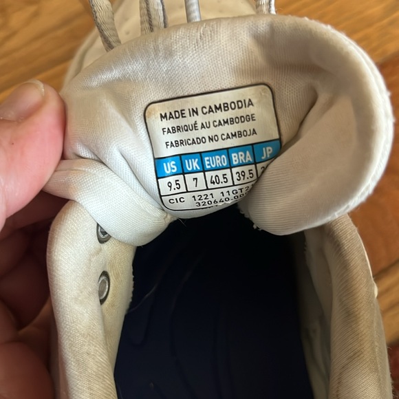 Mizuno turf shoe - Picture 3 of 4